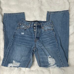 Aero 90’s Baggy Distressed Jeans